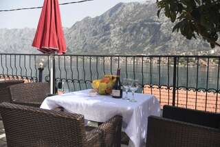 Апартаменты Apartments Vuković Котор Номер-студио с террасой и видом на море-54